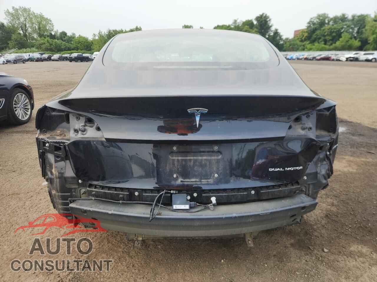 TESLA MODEL 3 2018 - 5YJ3E1EB7JF070676