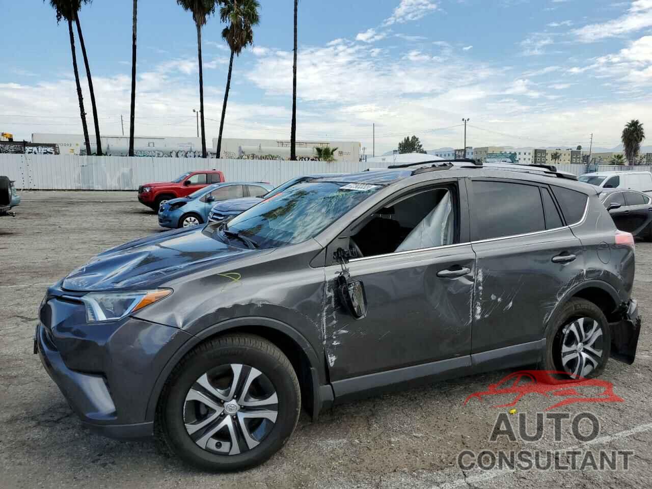TOYOTA RAV4 2017 - JTMZFREV6HJ703171