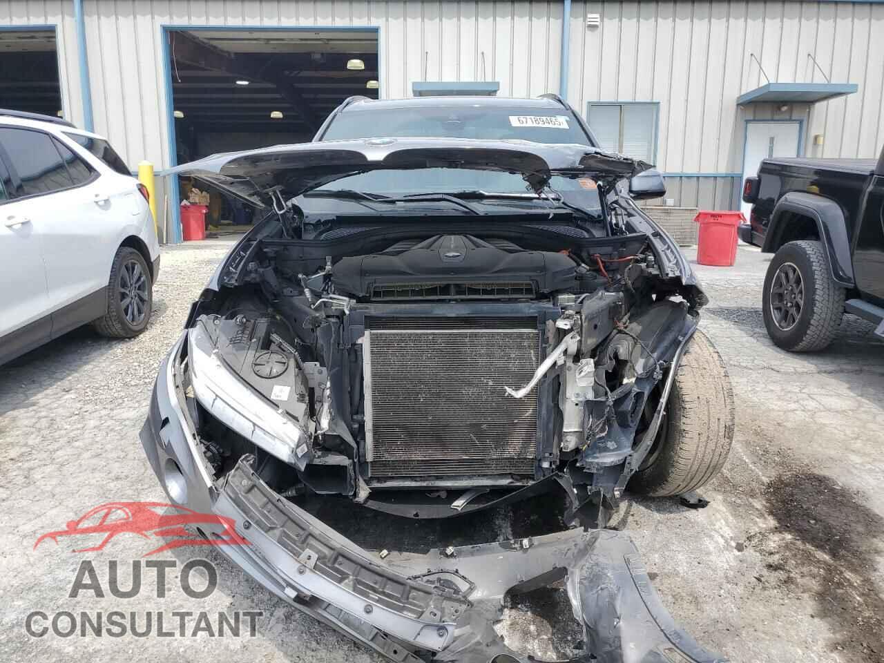 BMW X5 2018 - 5UXKR6C52J0U15748