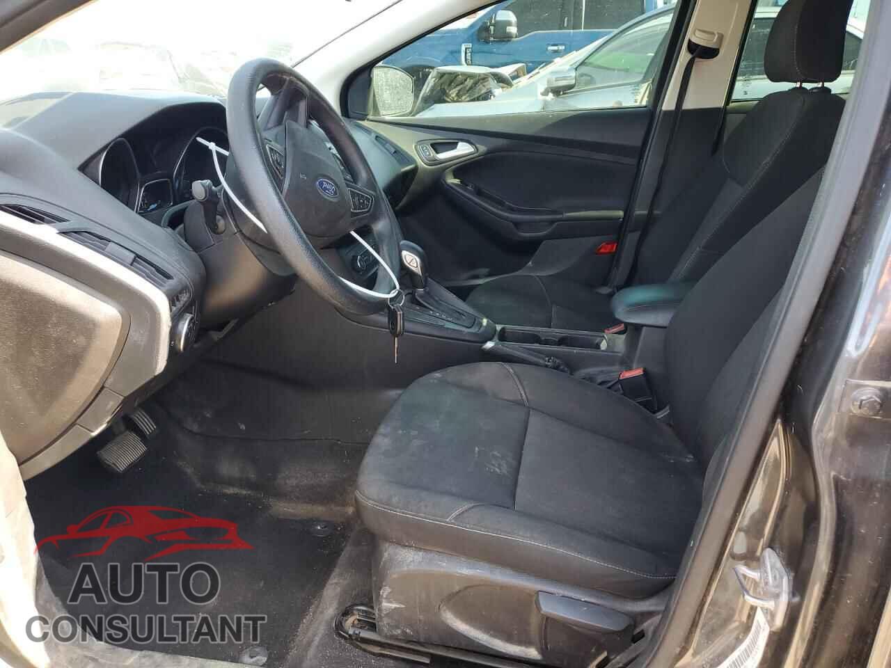 FORD FOCUS 2017 - 1FADP3F24HL295885