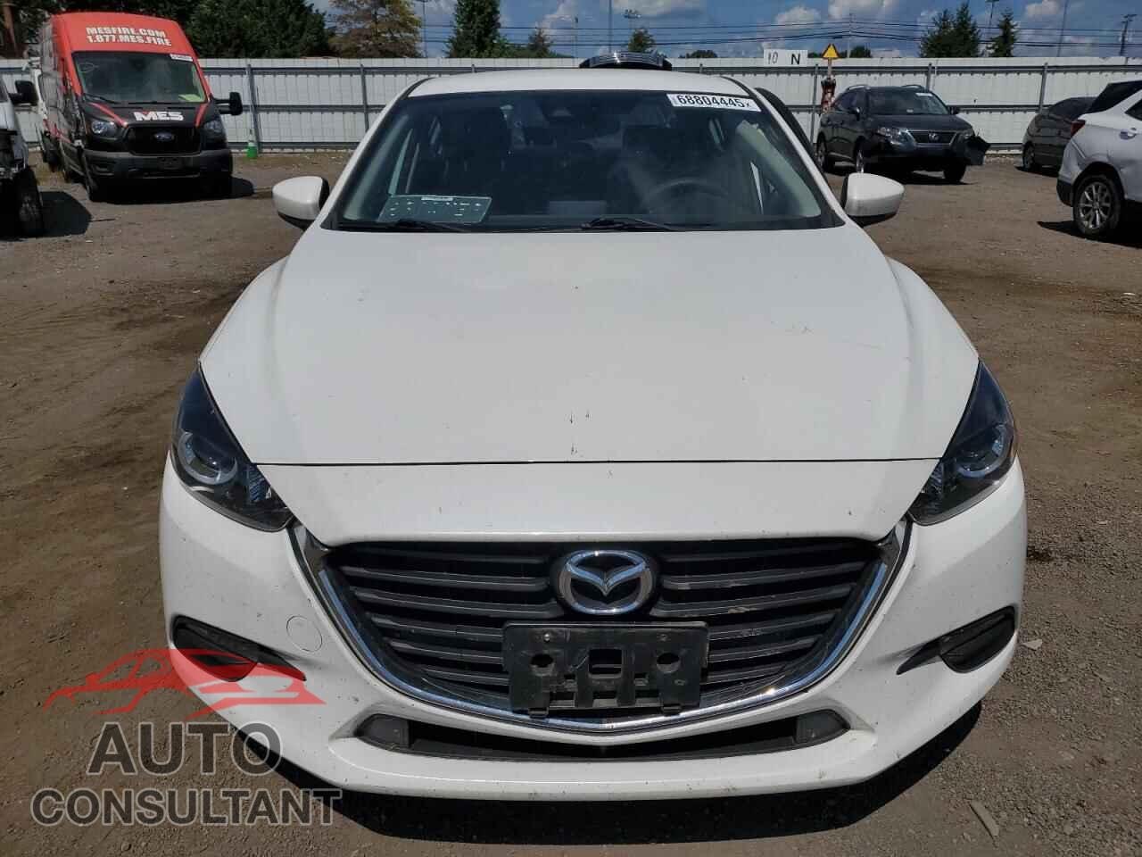MAZDA 3 2018 - 3MZBN1U70JM202713