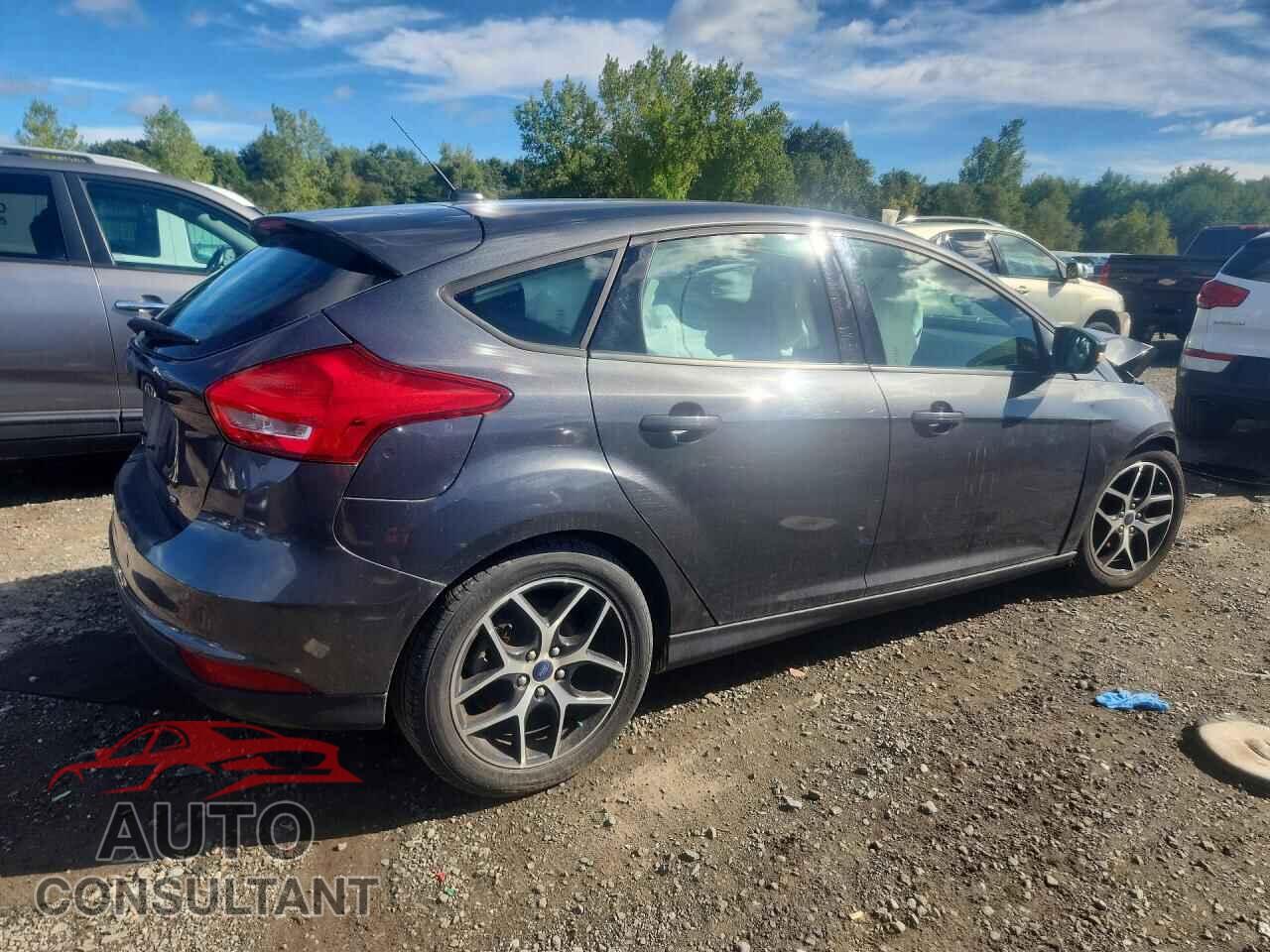 FORD FOCUS 2017 - 1FADP3M28HL330334