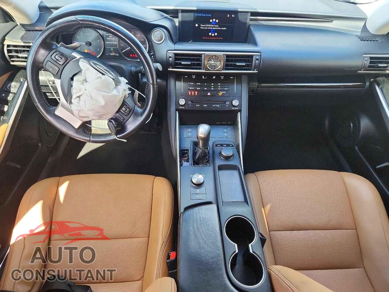LEXUS IS 2017 - JTHBA1D20H5055486