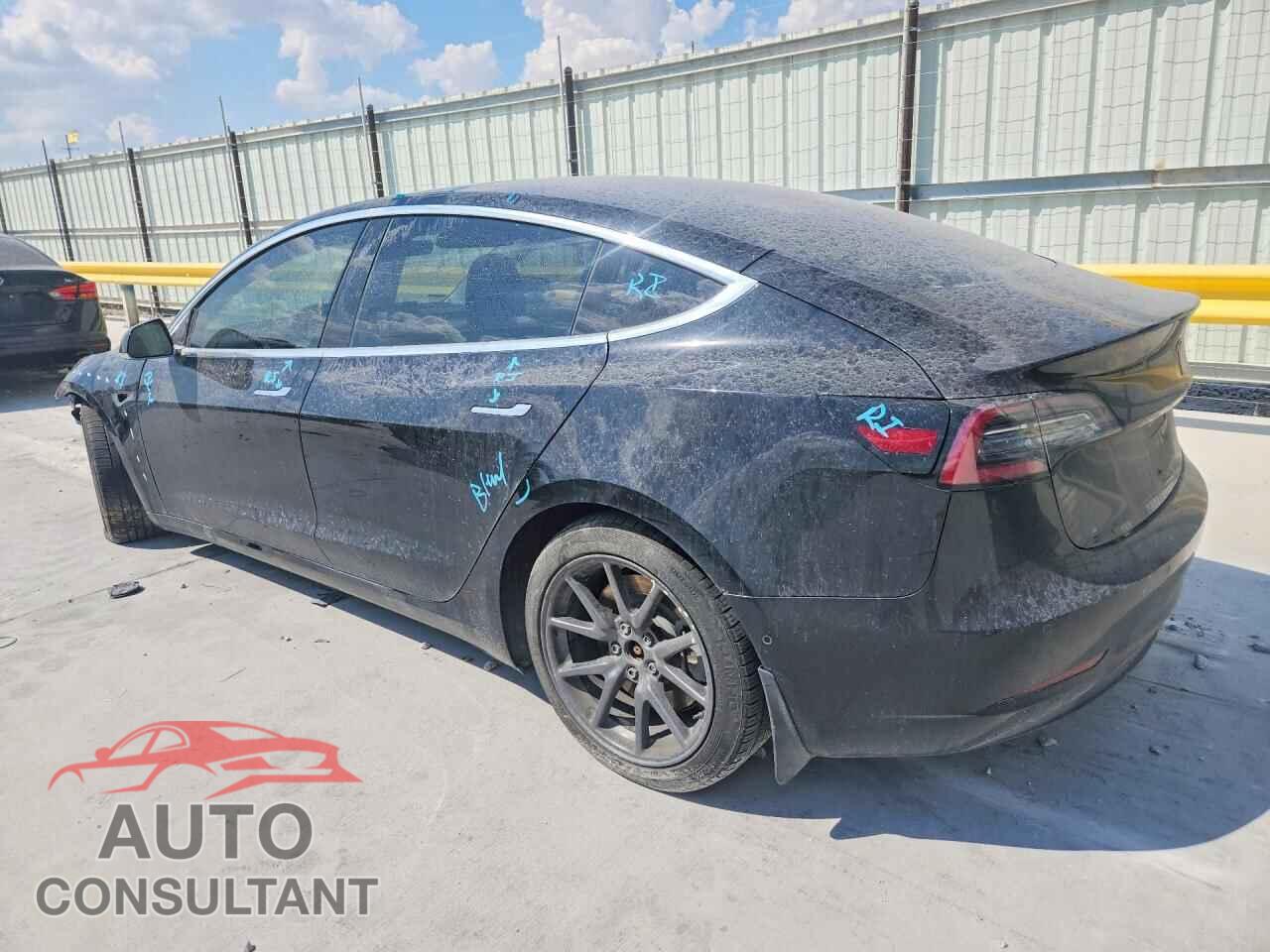 TESLA MODEL 3 2018 - 5YJ3E1EA0JF070283