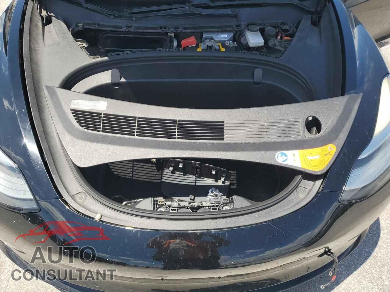 TESLA MODEL 3 2018 - 5YJ3E1EA7JF016057