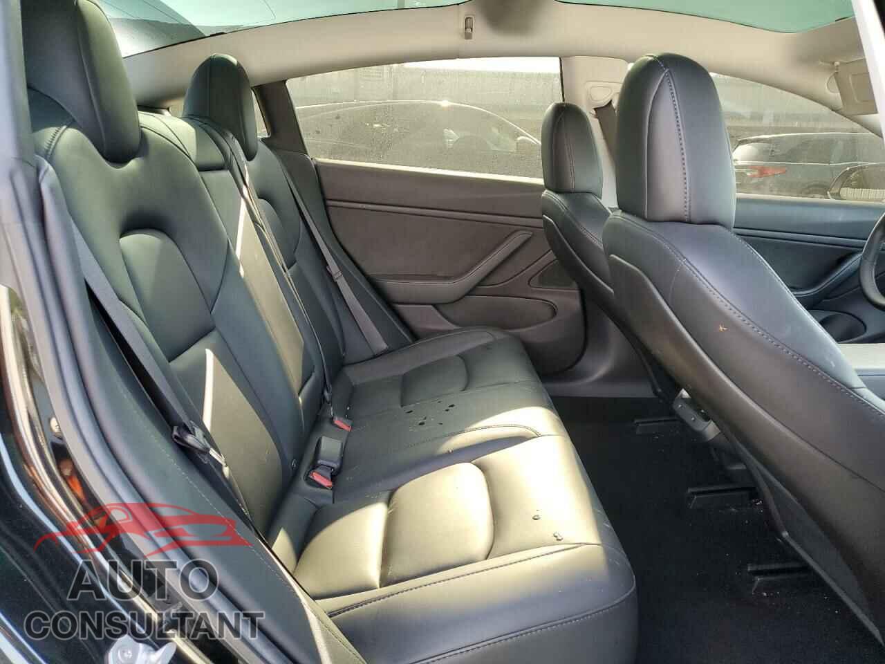 TESLA MODEL 3 2019 - 5YJ3E1EB8KF385567