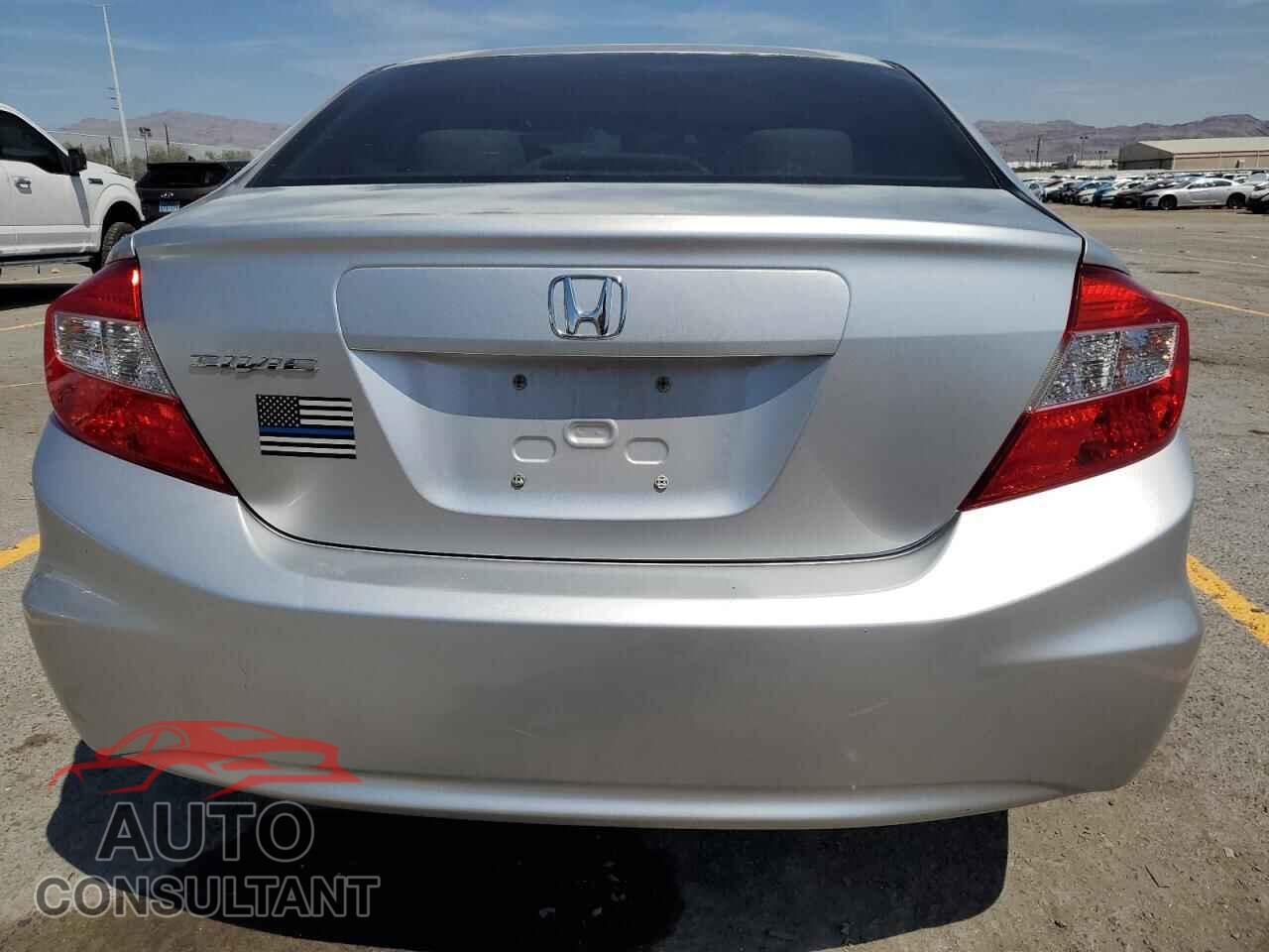 HONDA CIVIC 2012 - 2HGFB2F56CH331038