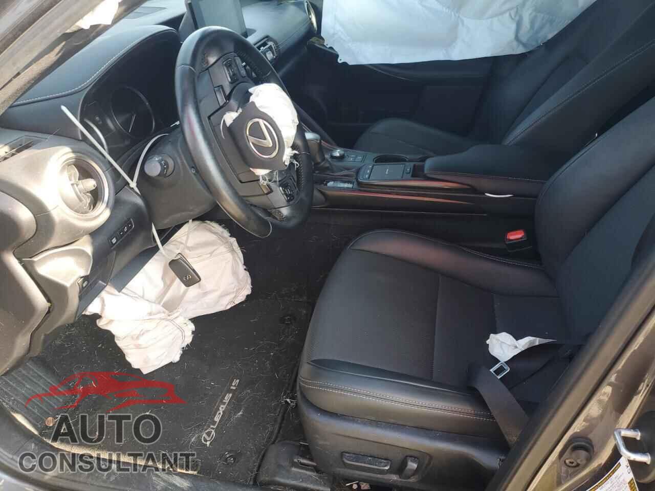 LEXUS IS 2021 - JTHAA1D2XM5111973
