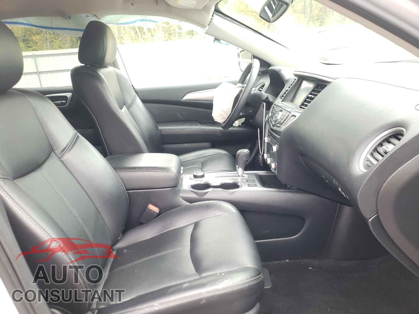 NISSAN PATHFINDER 2020 - 5N1DR2CM8LC577004