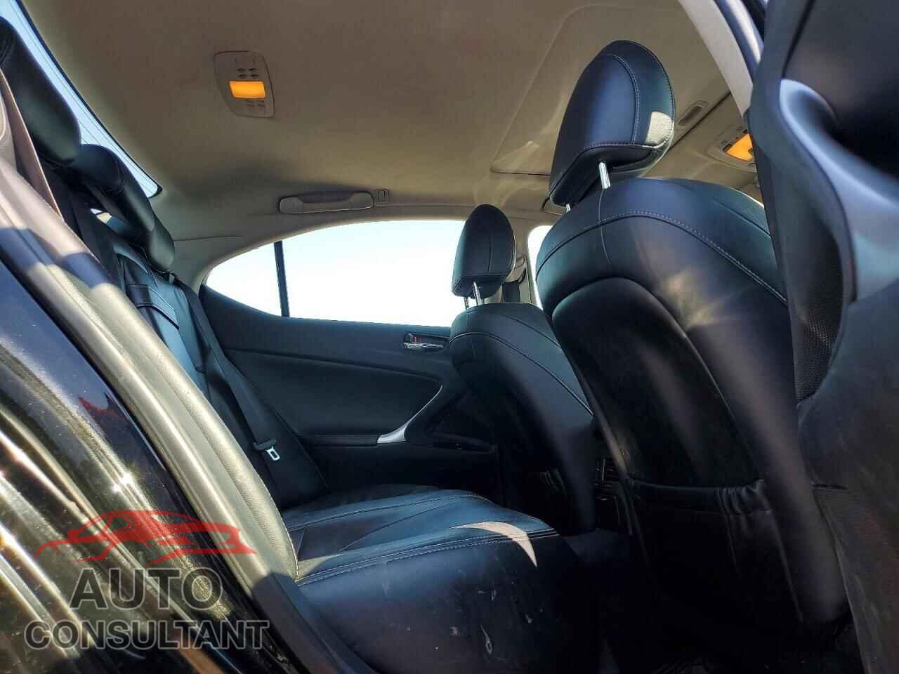 LEXUS IS 2013 - JTHCF5C28D5061352