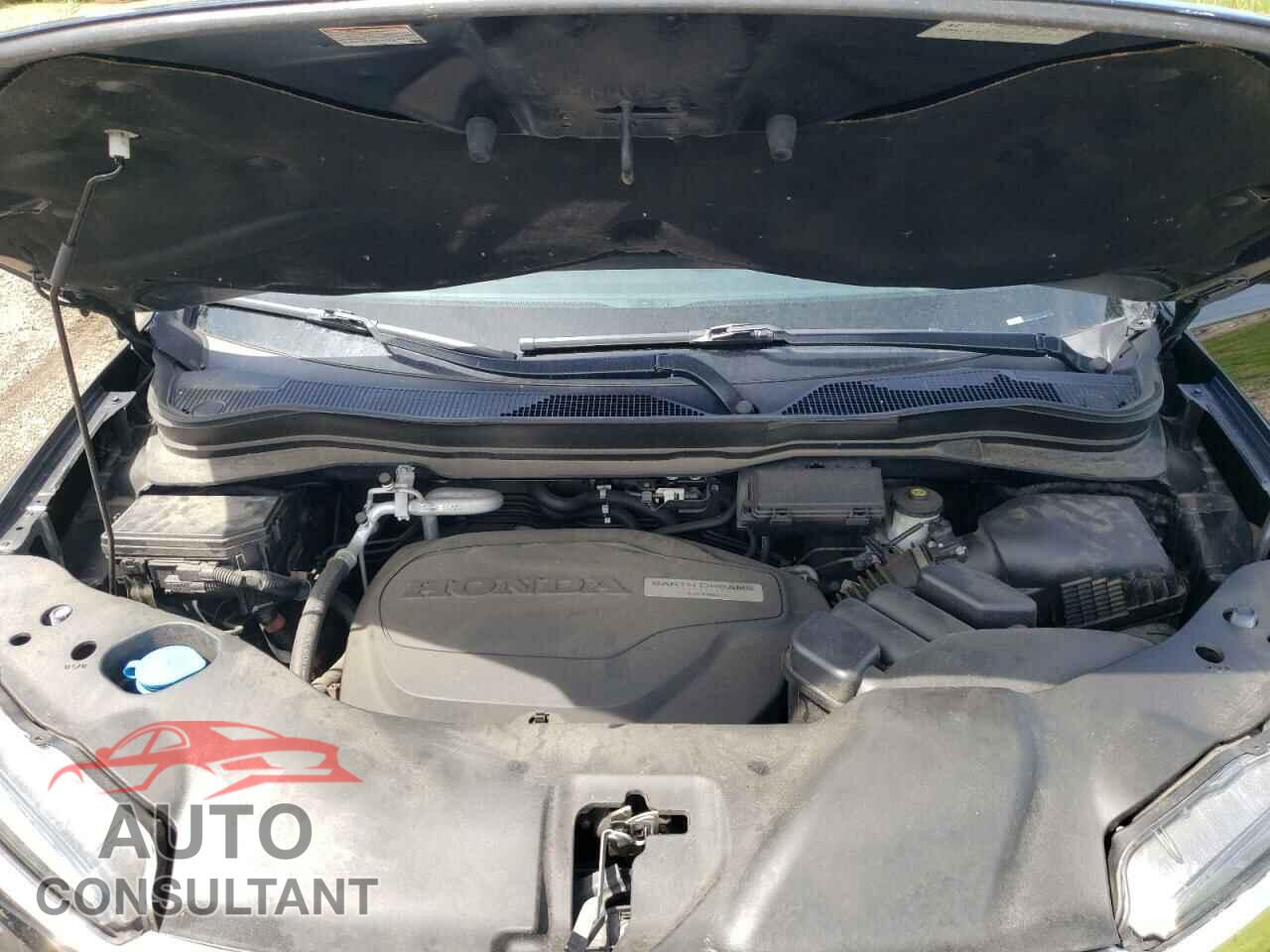 HONDA PILOT 2017 - 5FNYF6H37HB019161
