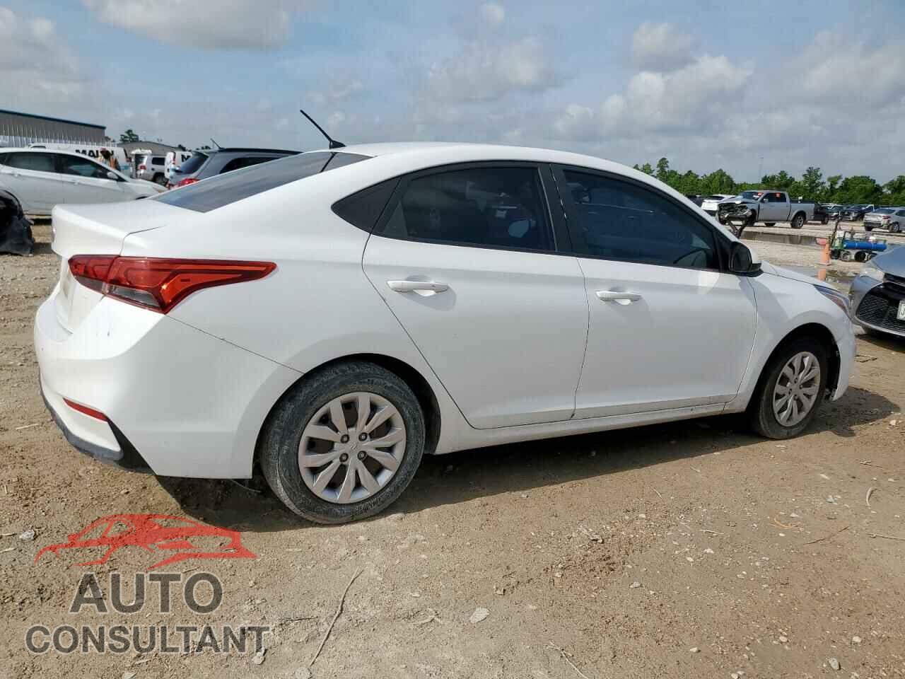 HYUNDAI ACCENT 2018 - 3KPC24A34JE016993