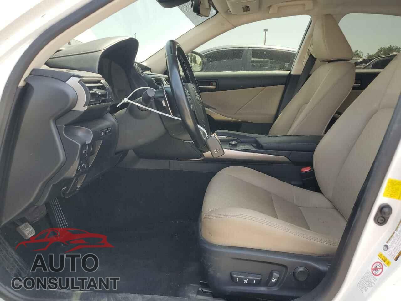 LEXUS IS 2017 - JTHBA1D29H5041103