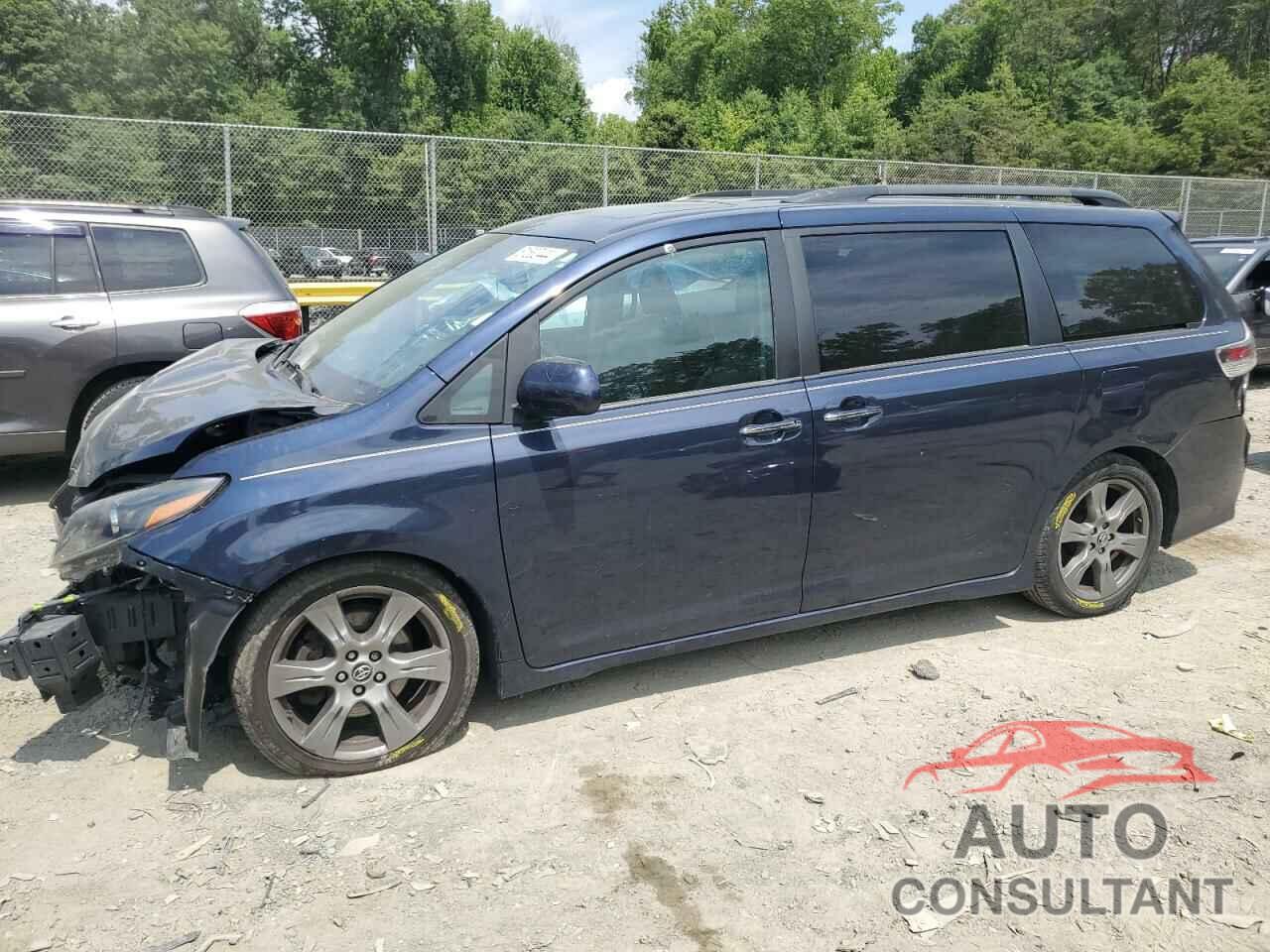 TOYOTA SIENNA 2018 - 5TDXZ3DC9JS943013