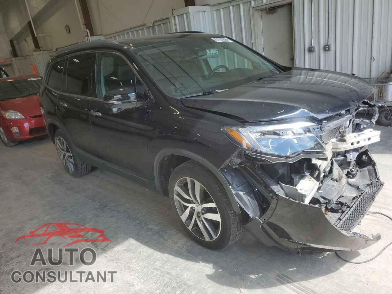 HONDA PILOT 2017 - 5FNYF6H93HB041128