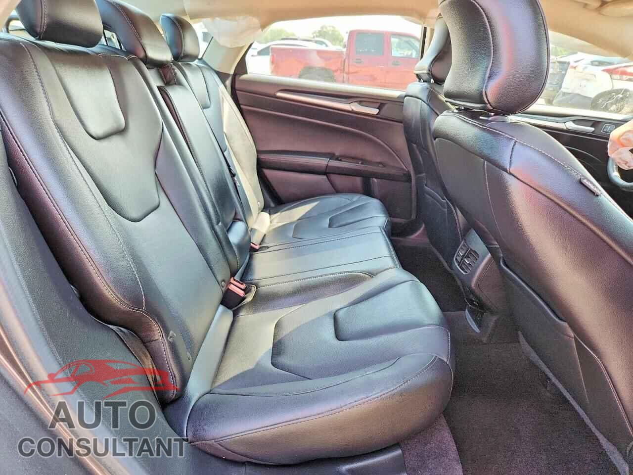FORD FUSION 2017 - 3FA6P0SU2HR147332