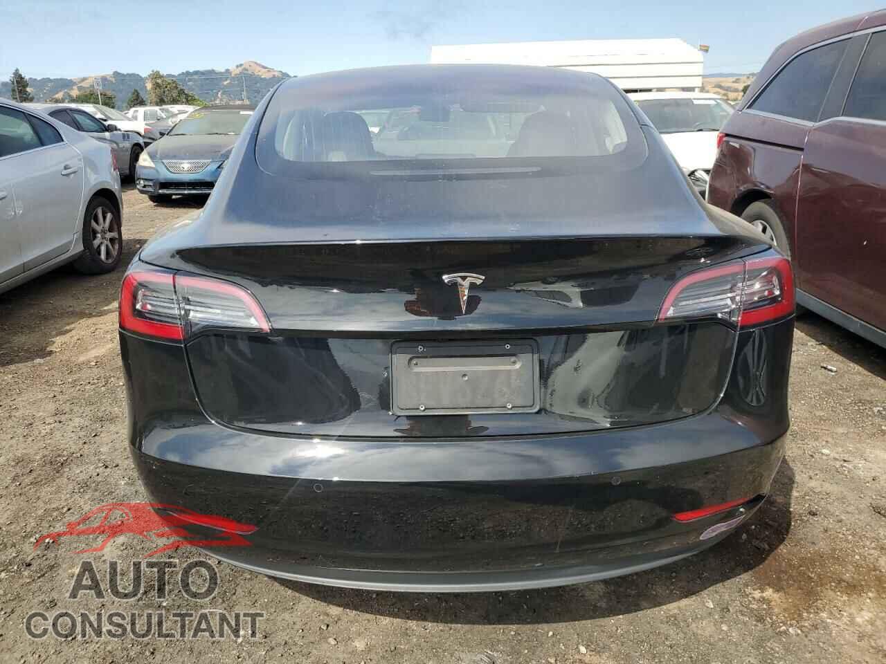 TESLA MODEL 3 2018 - 5YJ3E1EA1JF018774