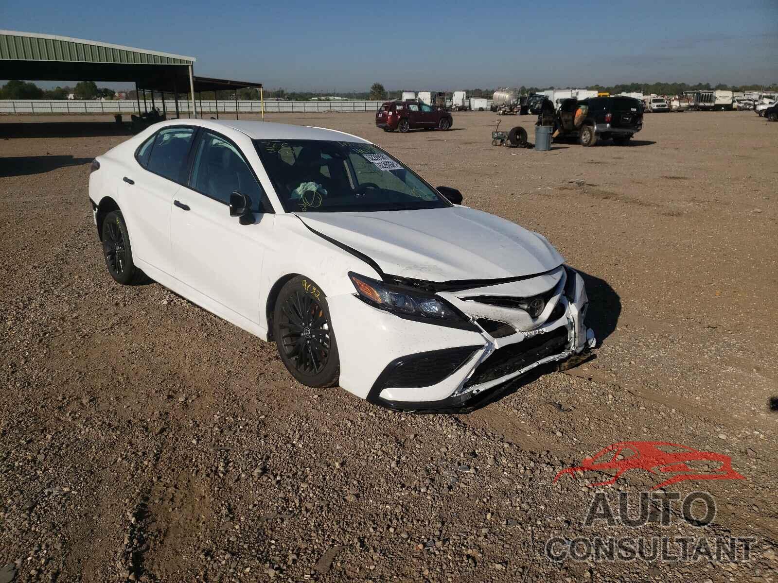 TOYOTA CAMRY 2021 - 4T1G11AKXMU482391