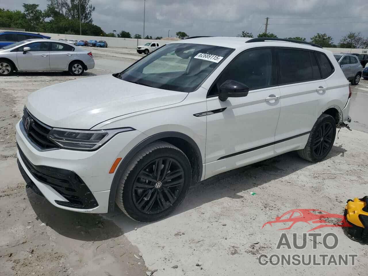 VOLKSWAGEN TIGUAN 2022 - 3VVCB7AX7NM022952