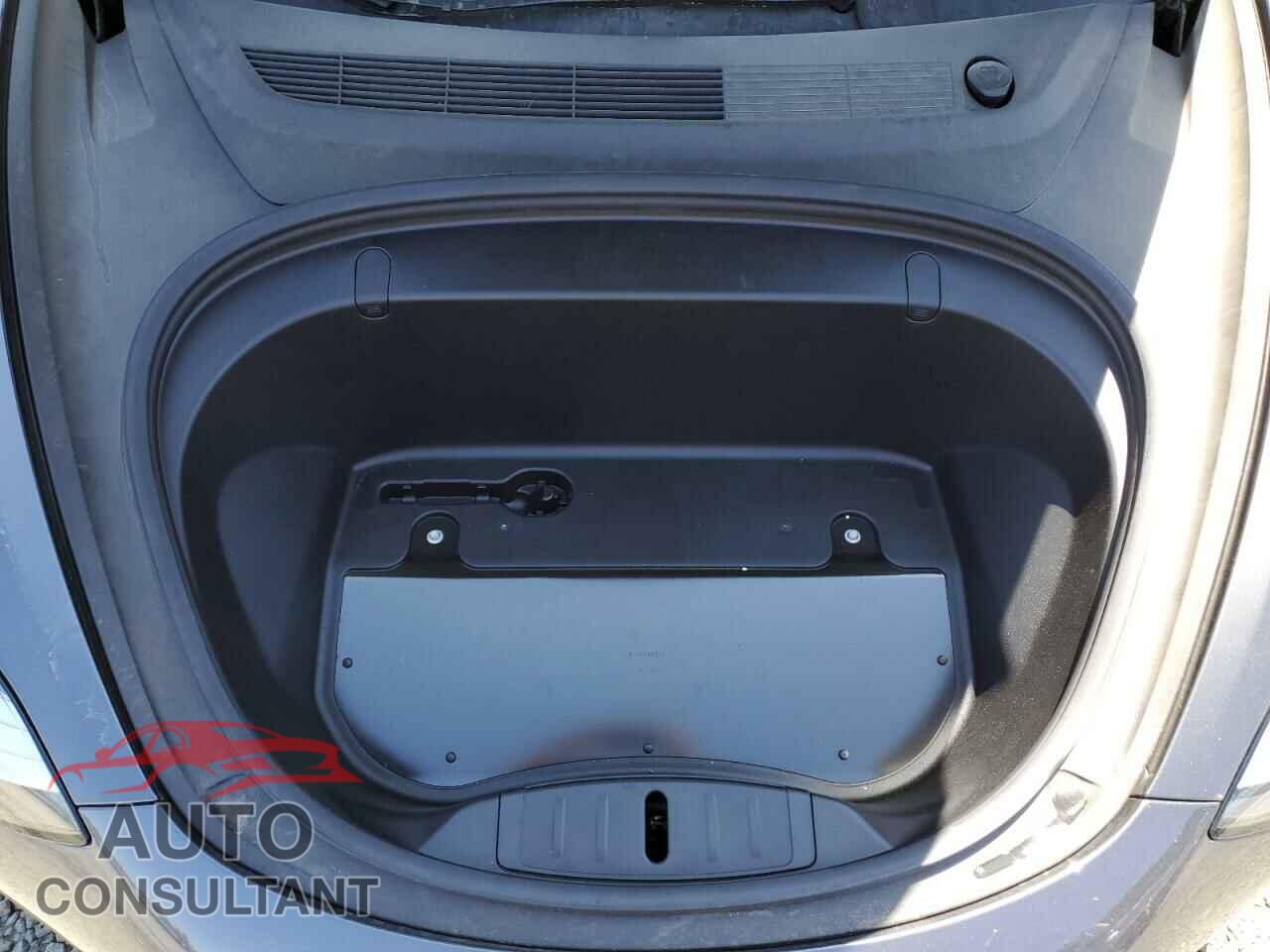 TESLA MODEL 3 2018 - 5YJ3E1EB0JF110659