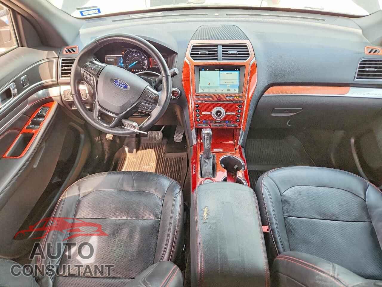 FORD EXPLORER 2018 - 1FM5K8GT2JGB31479