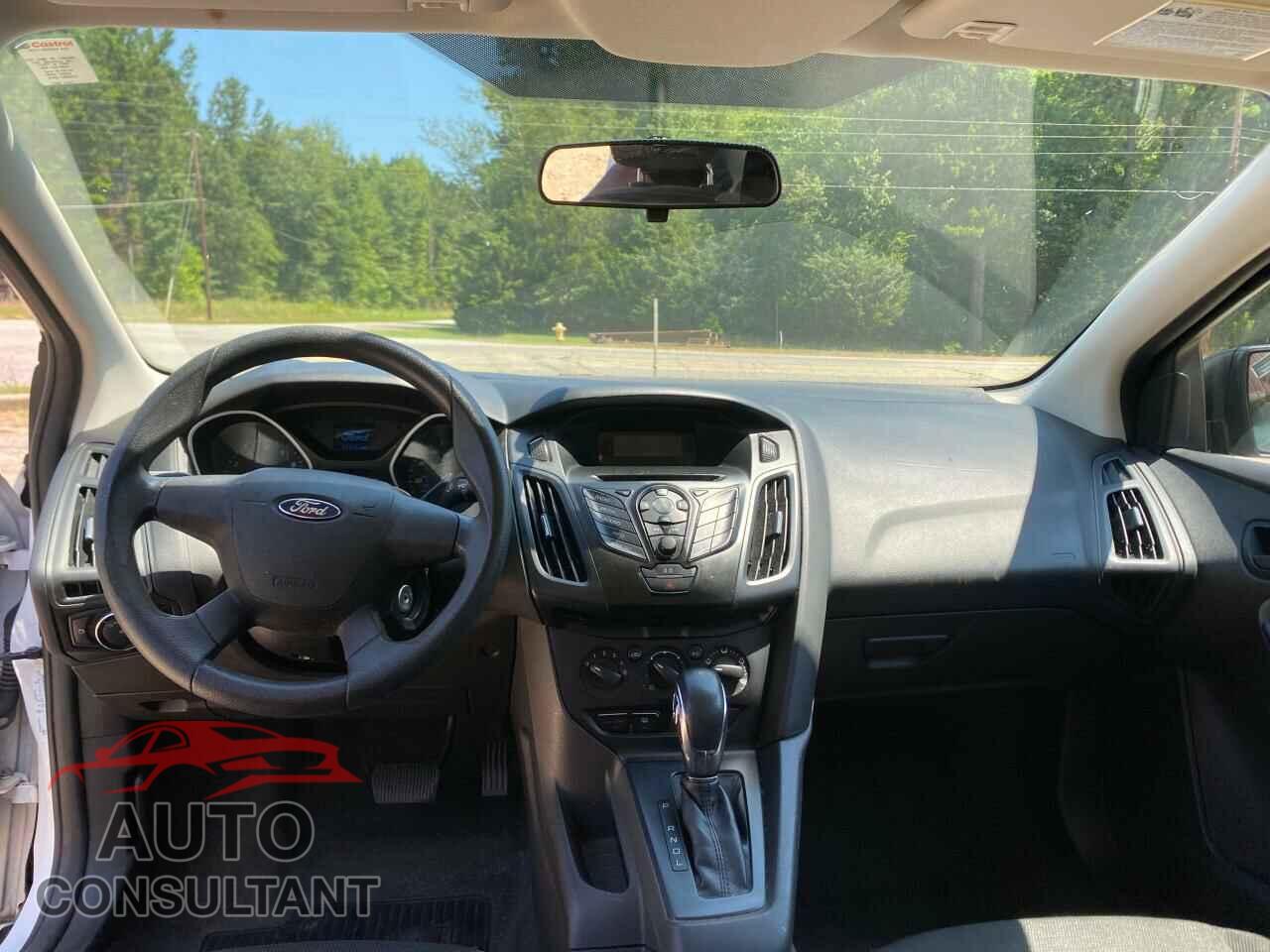 FORD FOCUS 2014 - 1FADP3E23EL323253