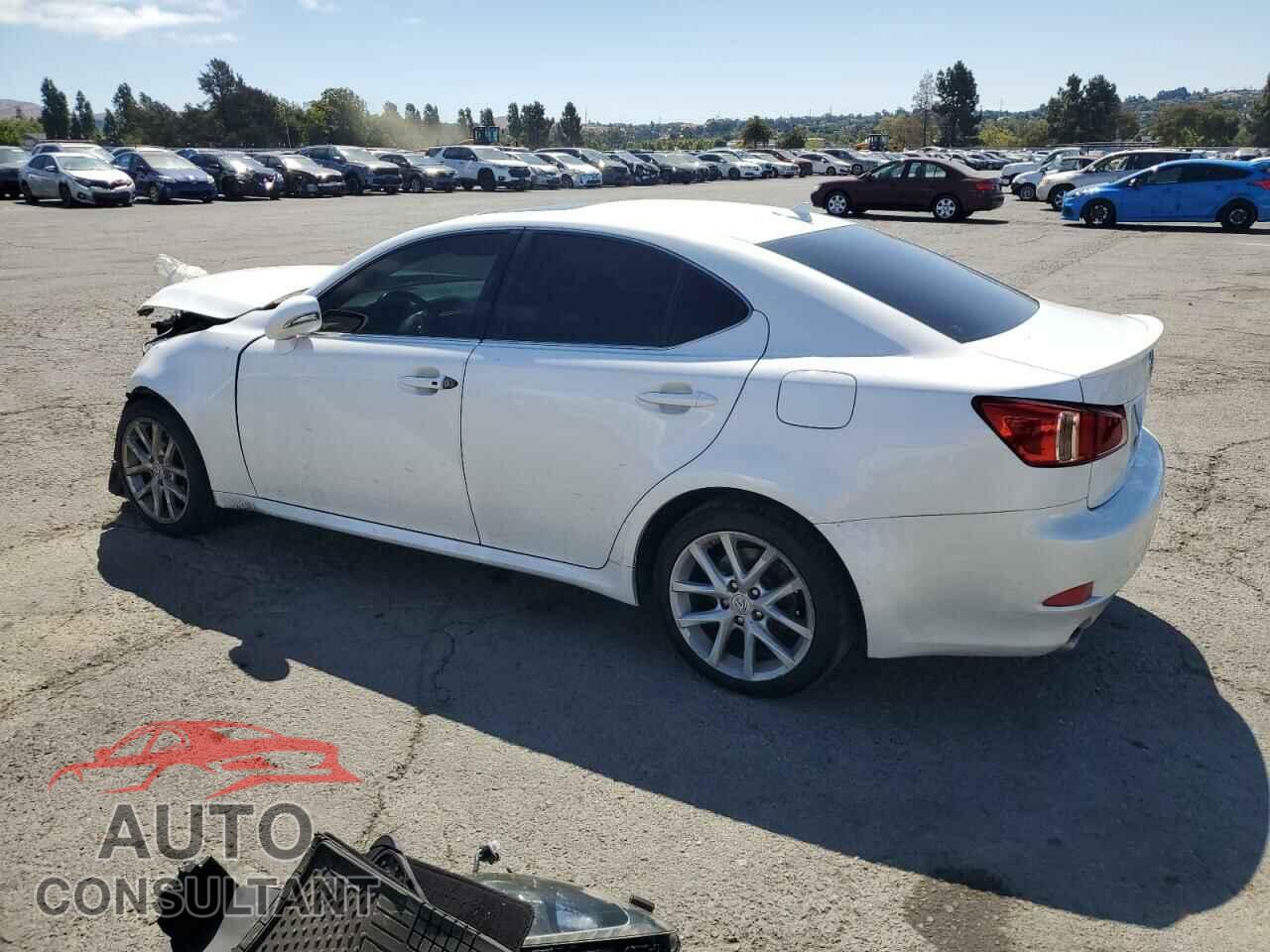 LEXUS IS 2011 - JTHCF5C20B5048799