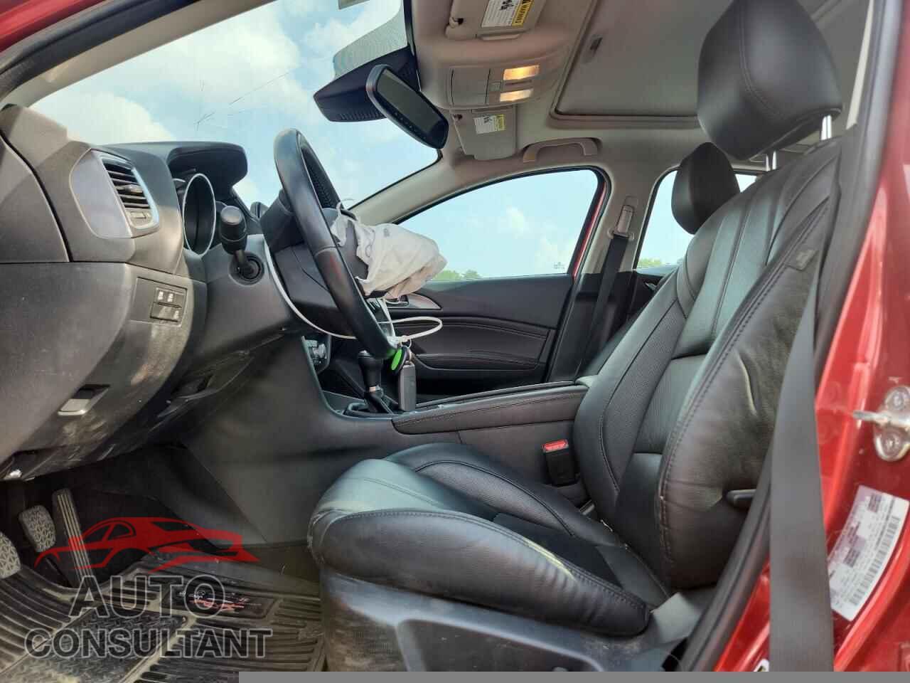 MAZDA 3 2018 - 3MZBN1M33JM264703