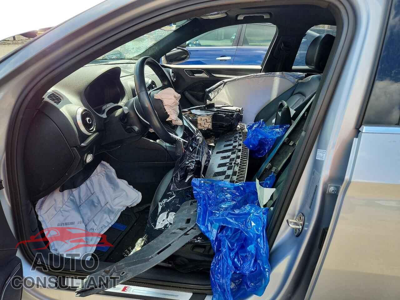 AUDI A3 2019 - WAUJEGFF3KA087980