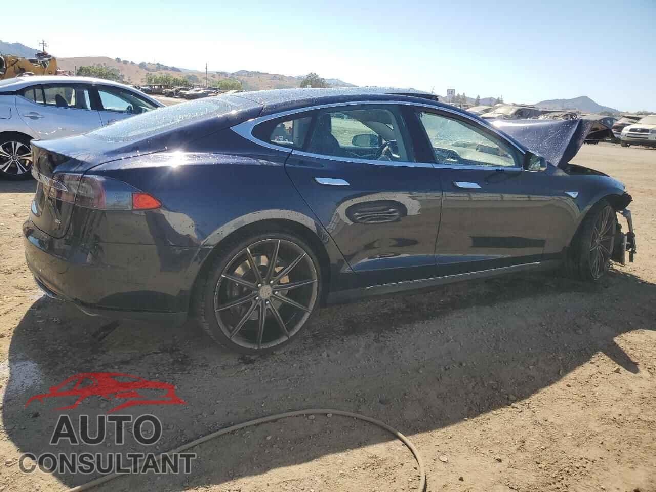 TESLA MODEL S 2013 - 5YJSA1DN6DFP20296