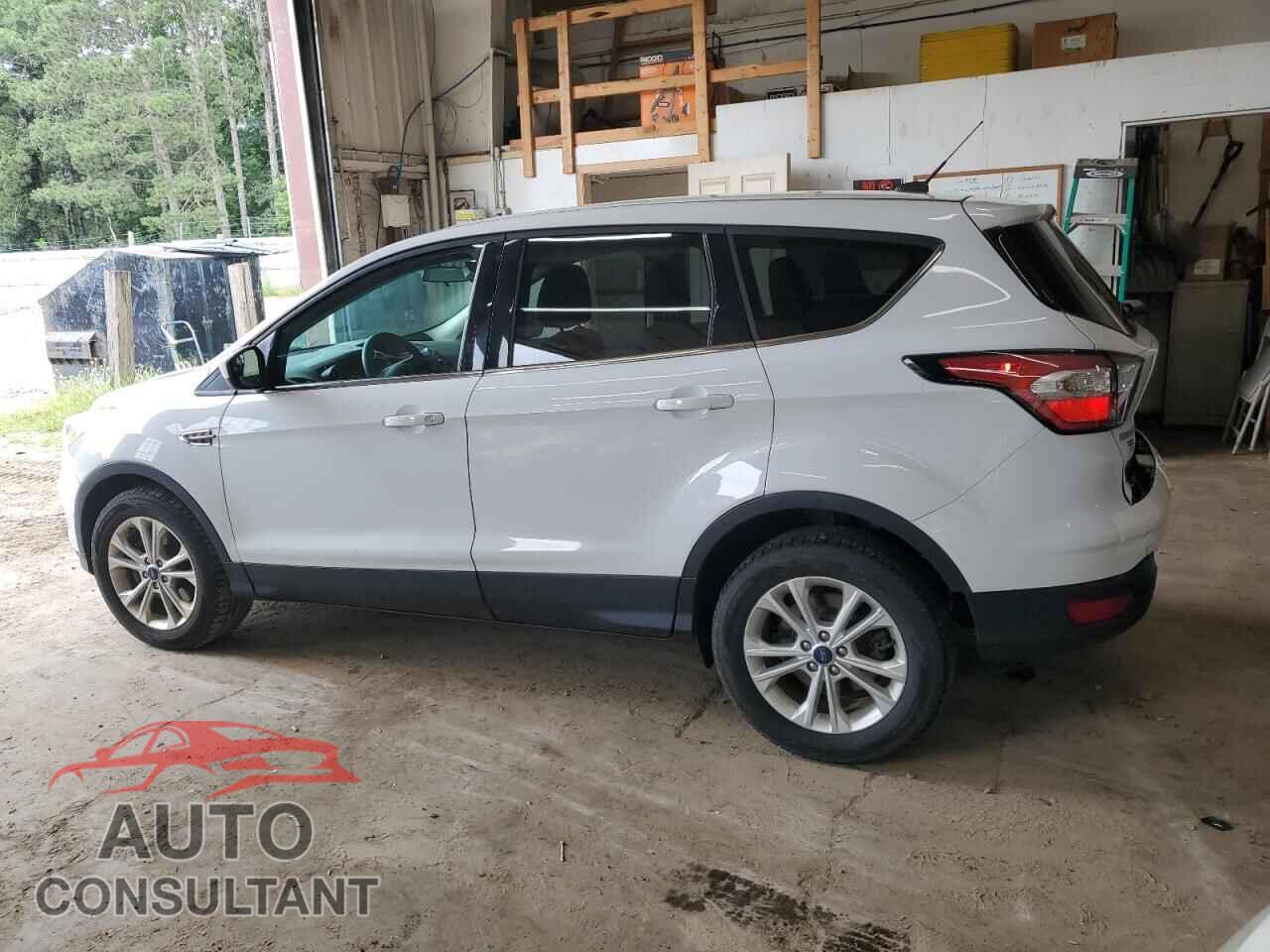 FORD ESCAPE 2017 - 1FMCU9GD2HUE49159