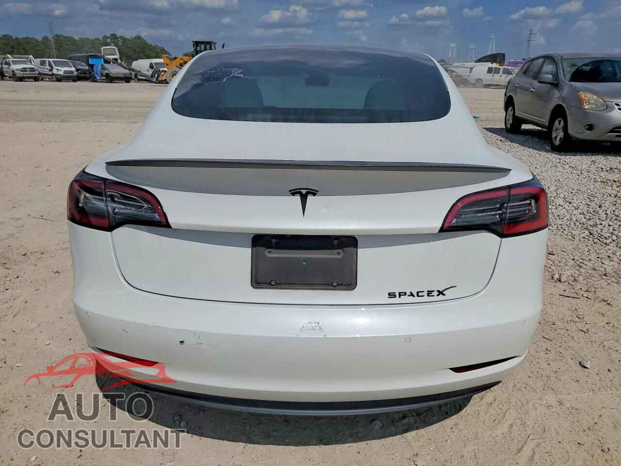 TESLA MODEL 3 2021 - 5YJ3E1EA5MF853720