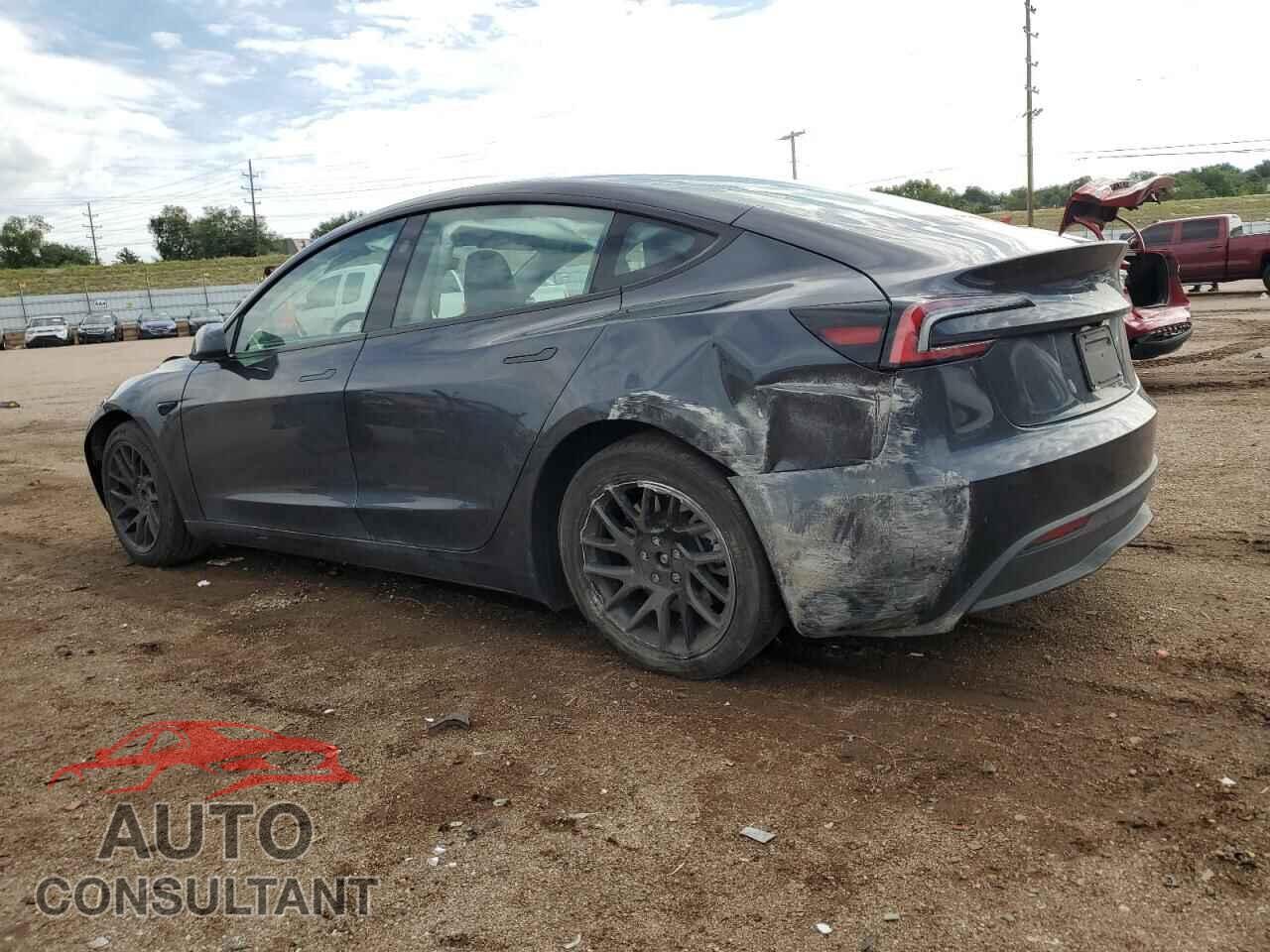 TESLA MODEL 3 2024 - 5YJ3E1EA5RF786964