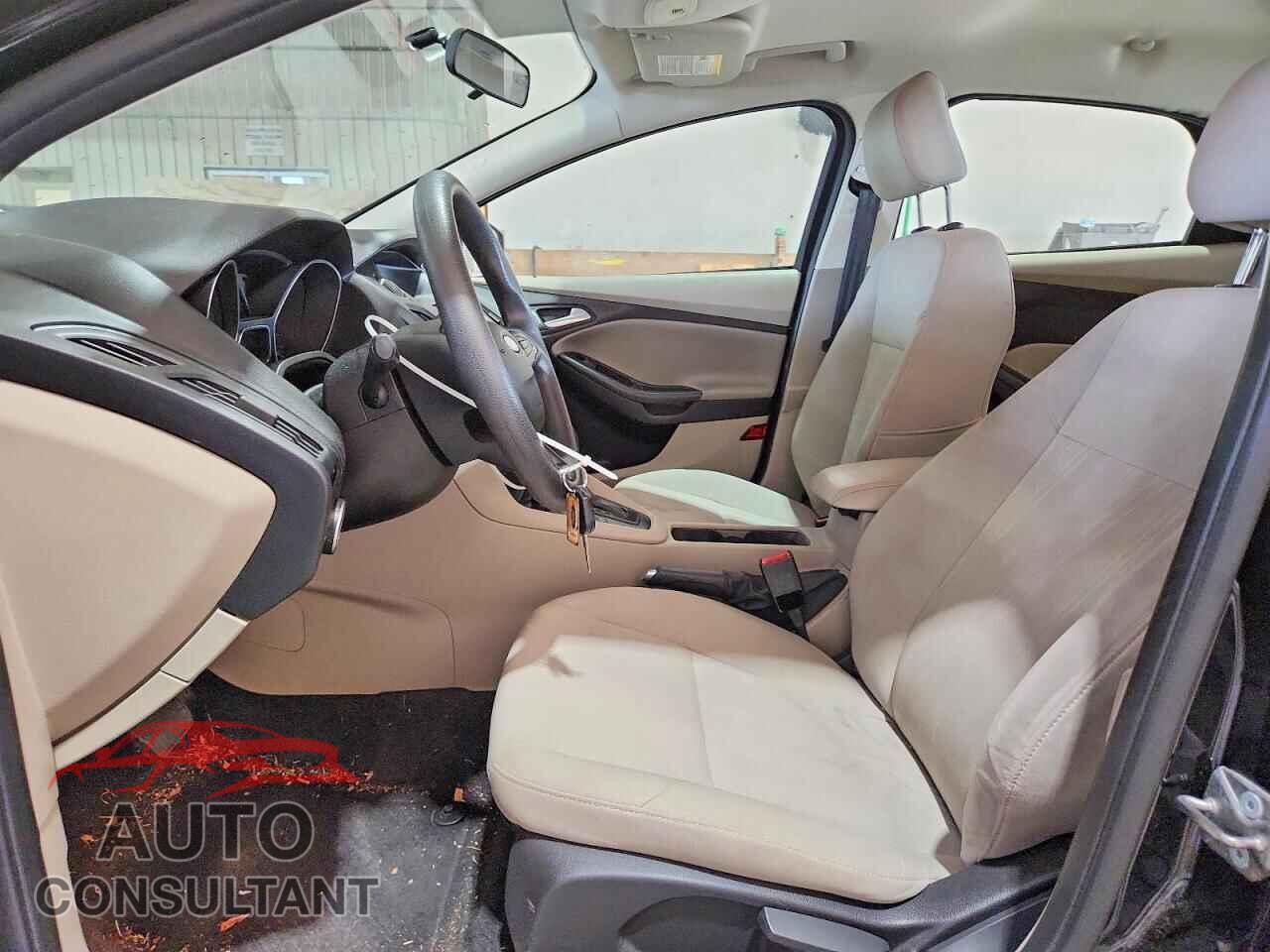 FORD FOCUS 2015 - 1FADP3F29FL217566