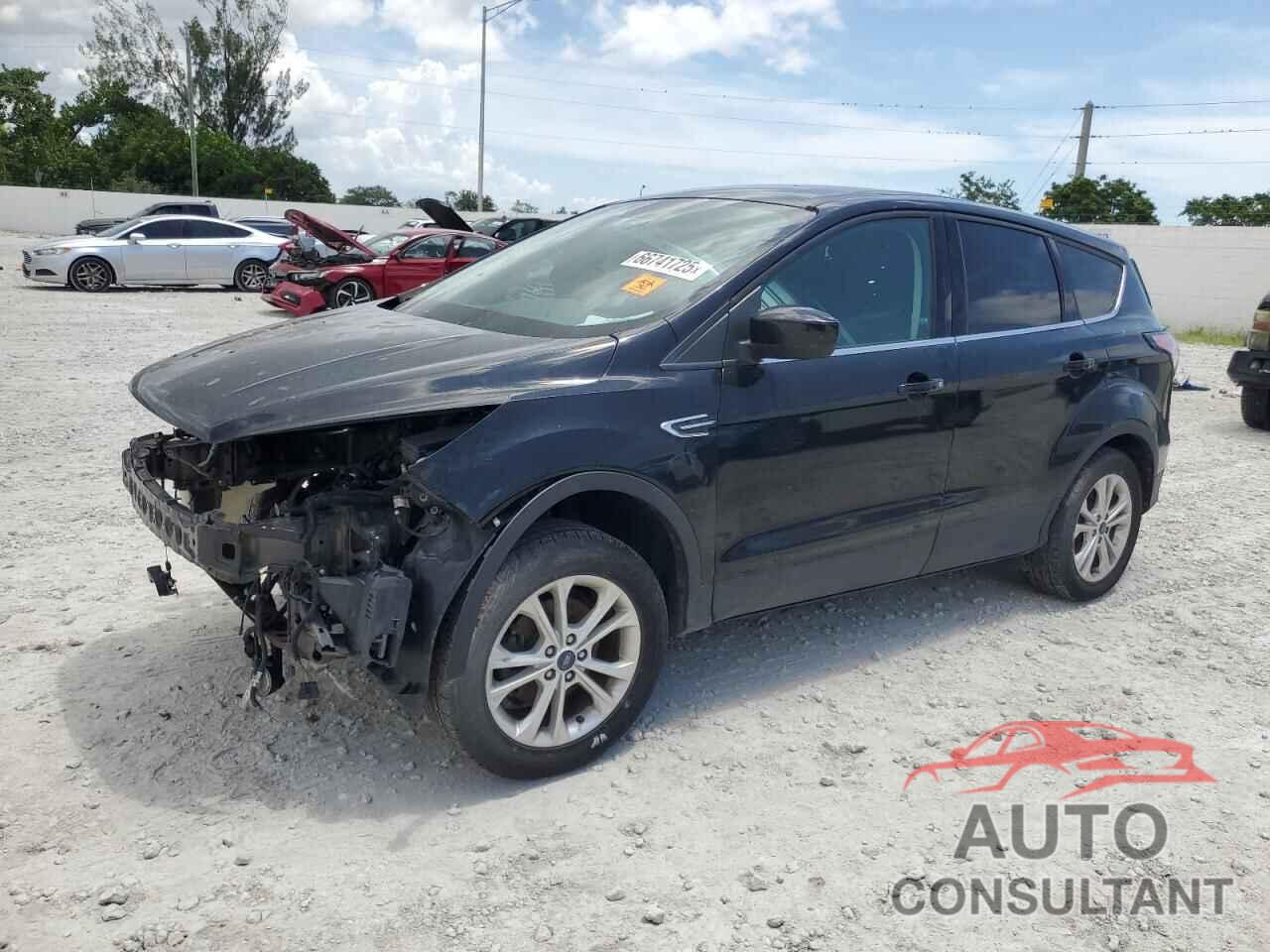 FORD ESCAPE 2017 - 1FMCU0GD2HUD65709