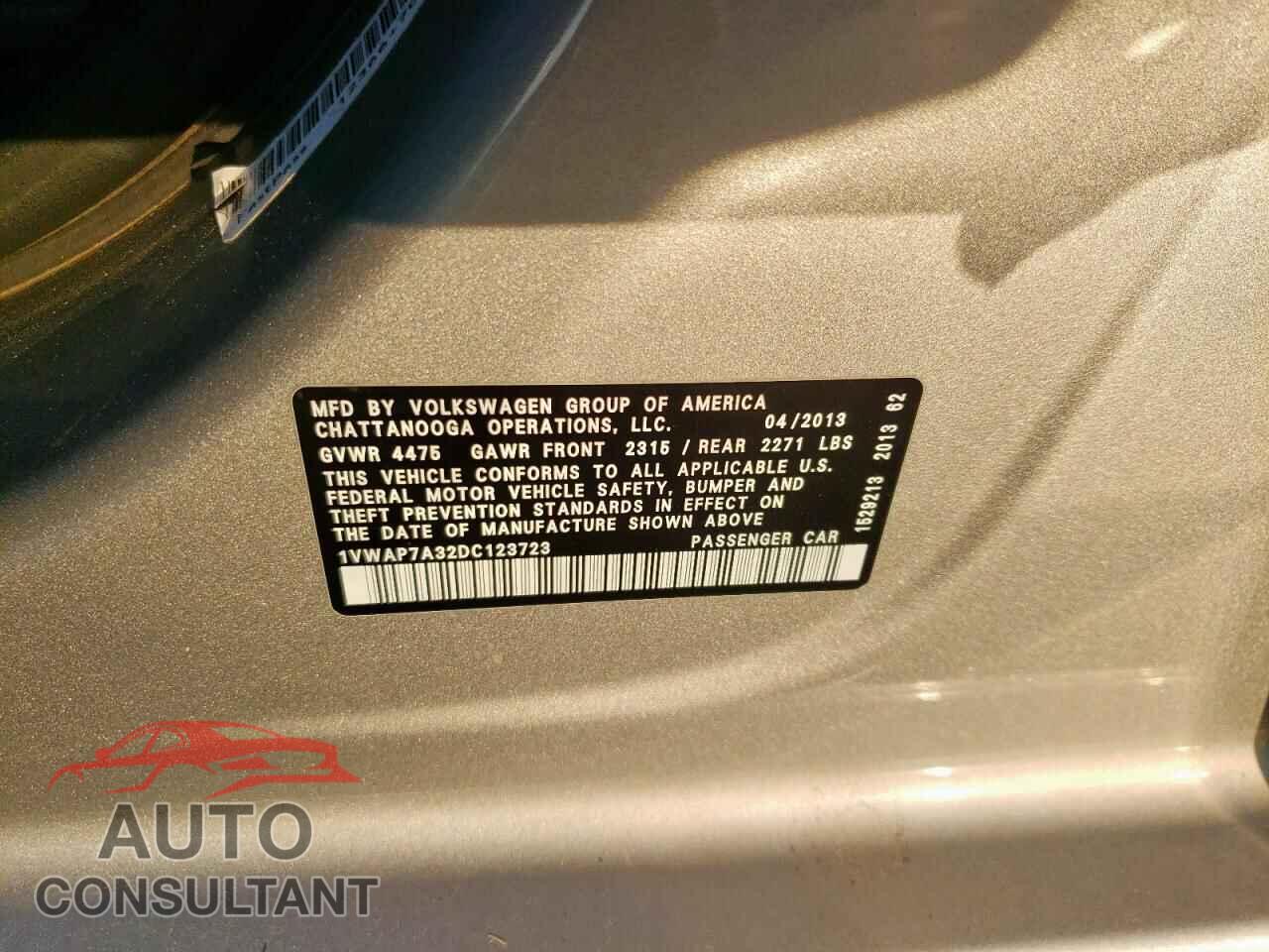 VOLKSWAGEN PASSAT 2013 - 1VWAP7A32DC123723