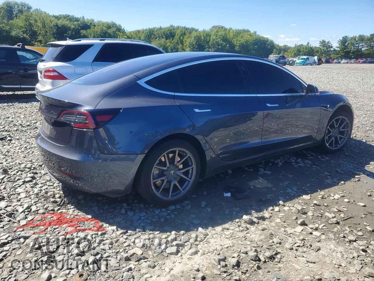 TESLA MODEL 3 2018 - 5YJ3E1EAXJF031460