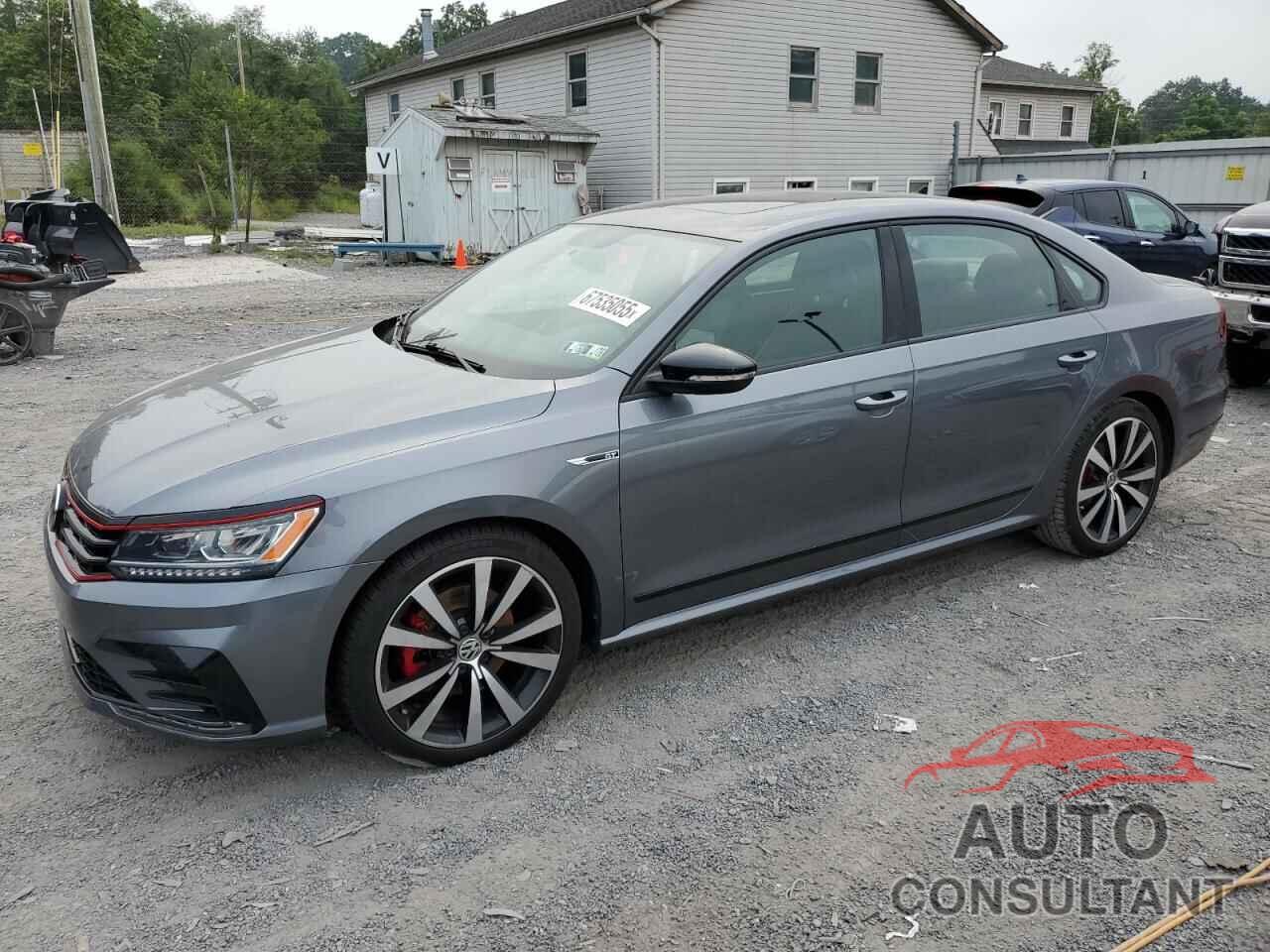 VOLKSWAGEN PASSAT 2018 - 1VWJM7A35JC034765