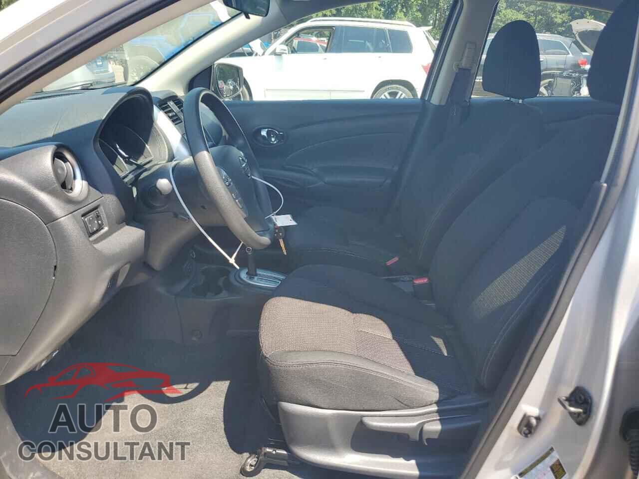 NISSAN VERSA 2019 - 3N1CN7AP3KL881532