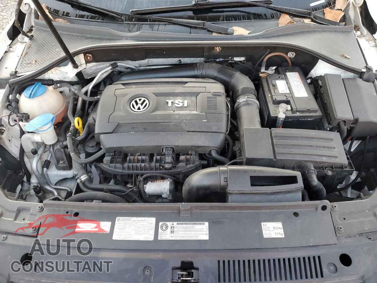 VOLKSWAGEN PASSAT 2014 - 1VWCT7A30EC006308
