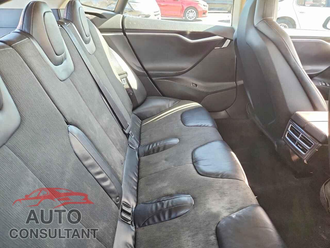 TESLA MODEL S 2013 - 5YJSA1DN7DFP15544