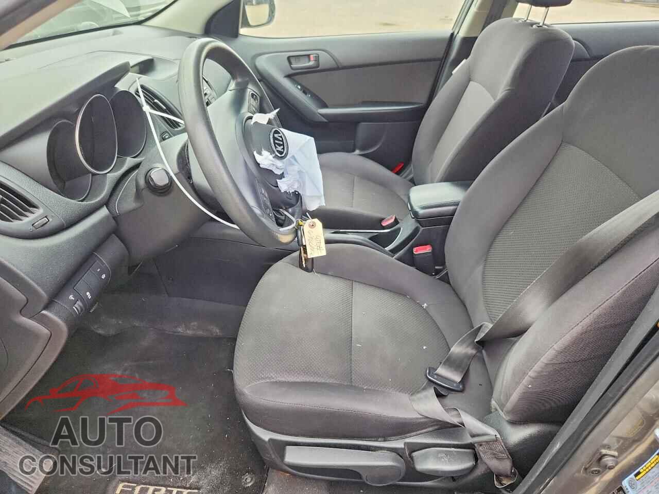 KIA FORTE 2012 - KNAFU4A23C5589037