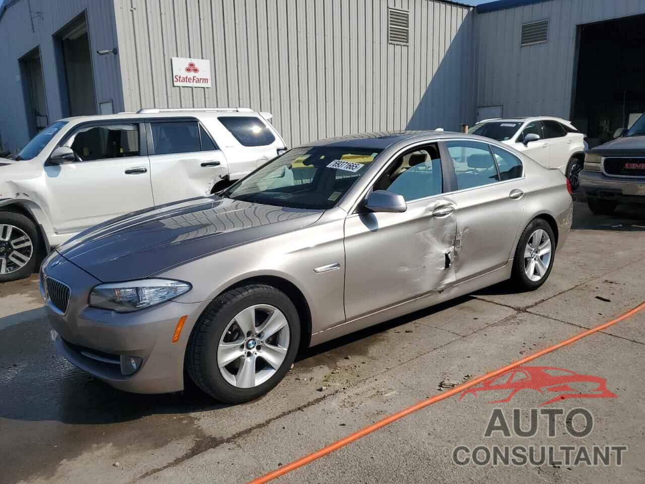 BMW 5 SERIES 2011 - WBAFR1C55BC672356