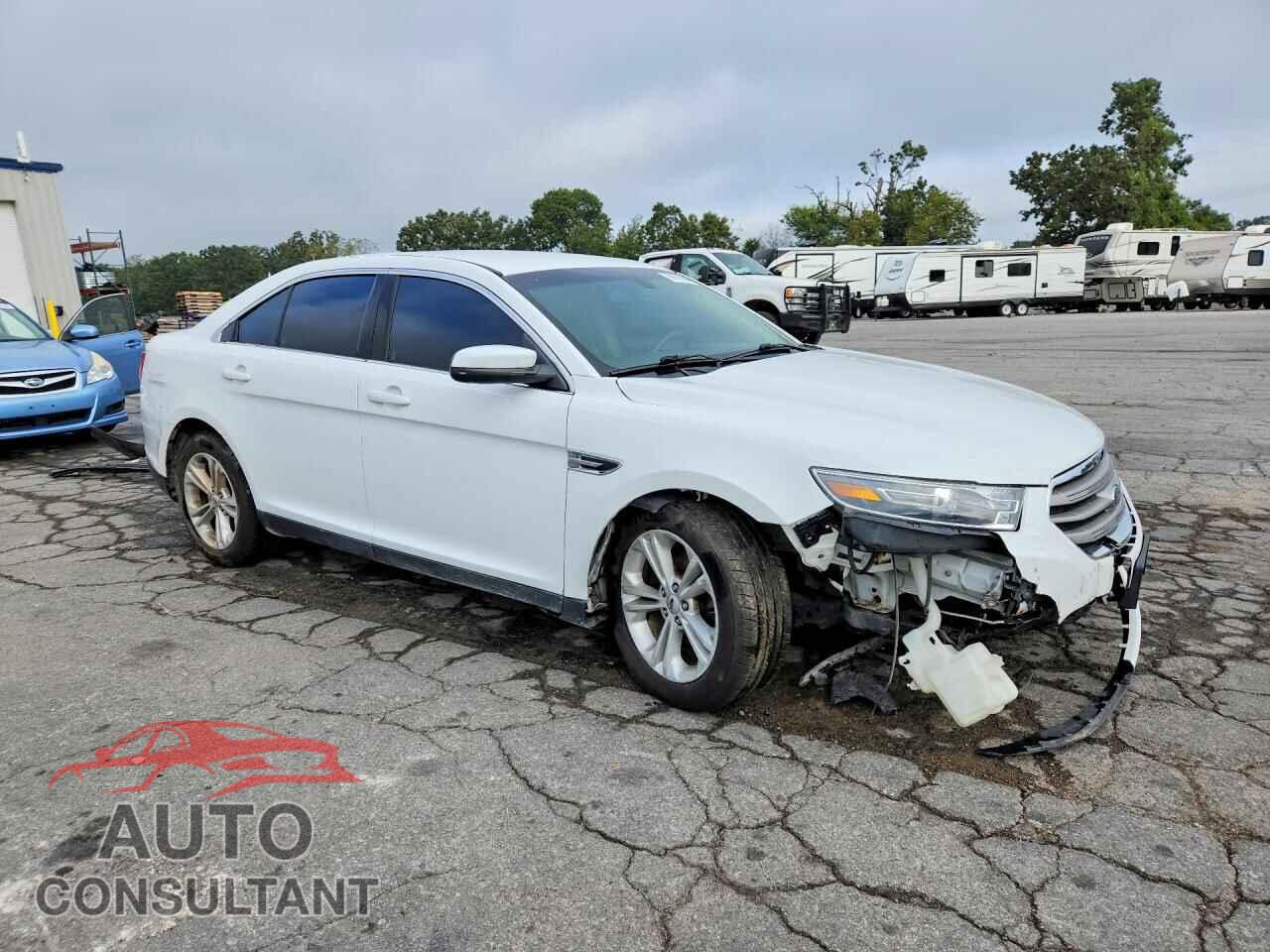 FORD TAURUS 2018 - 1FAHP2E89JG109869