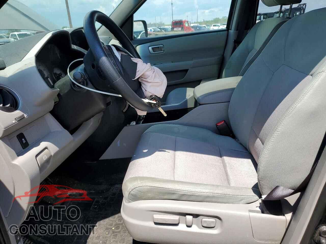 HONDA PILOT 2015 - 5FNYF4H32FB064803