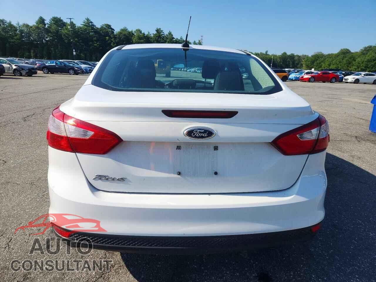 FORD FOCUS 2014 - 1FADP3E25EL145457
