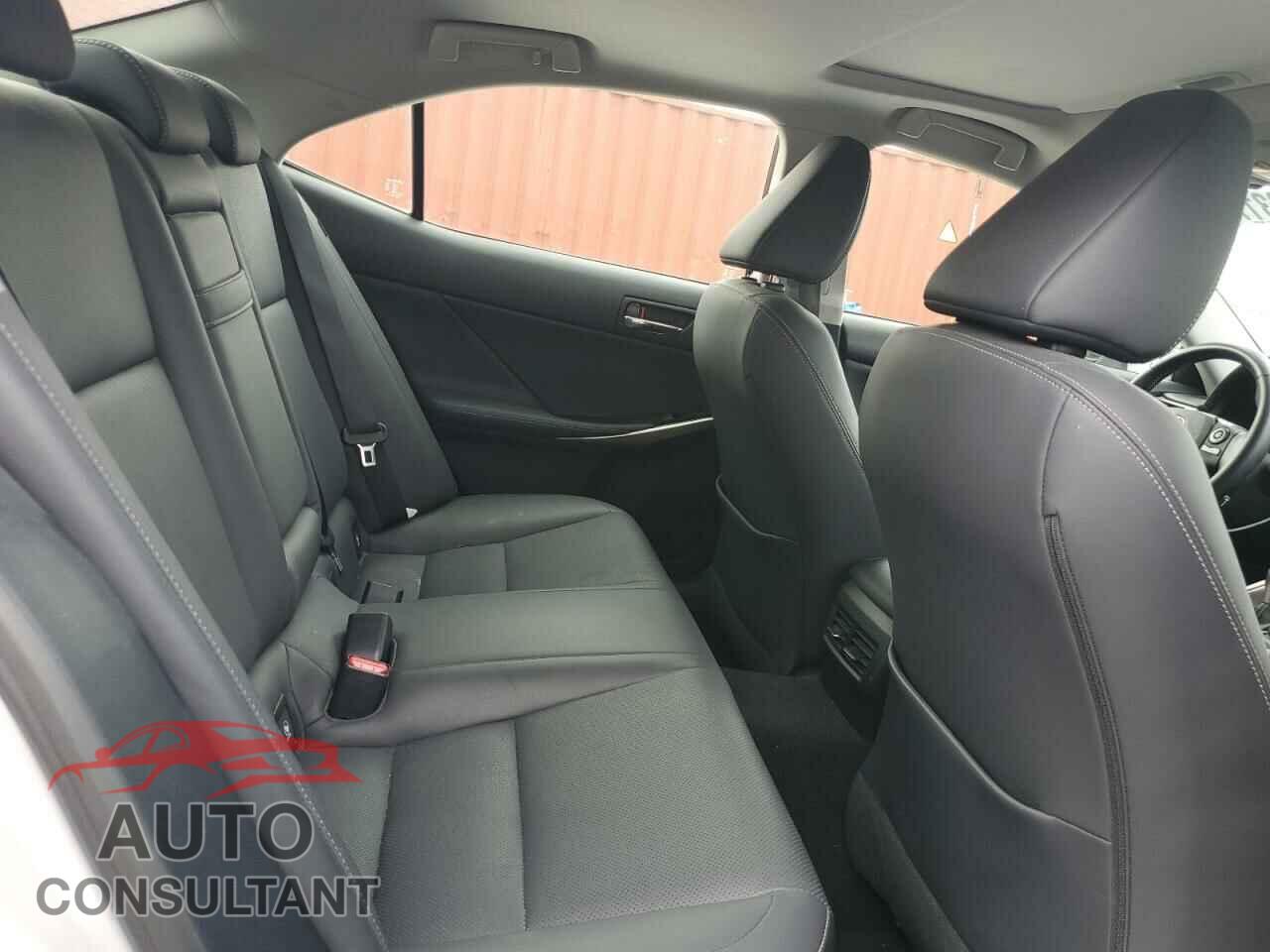 LEXUS IS 2015 - JTHCF1D25F5019361