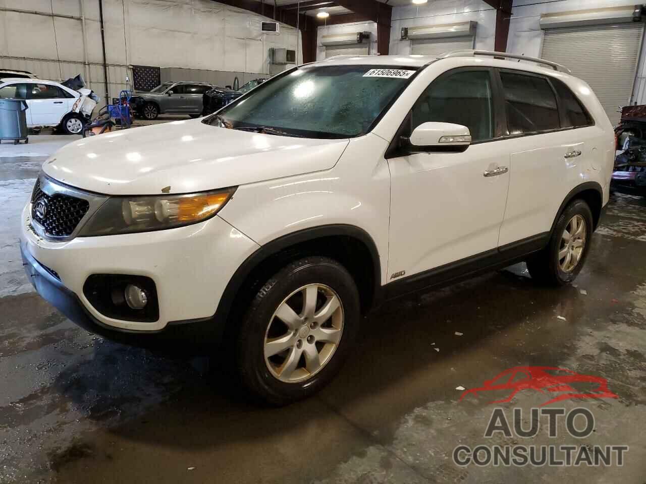 KIA SORENTO 2011 - 5XYKTCA16BG128944