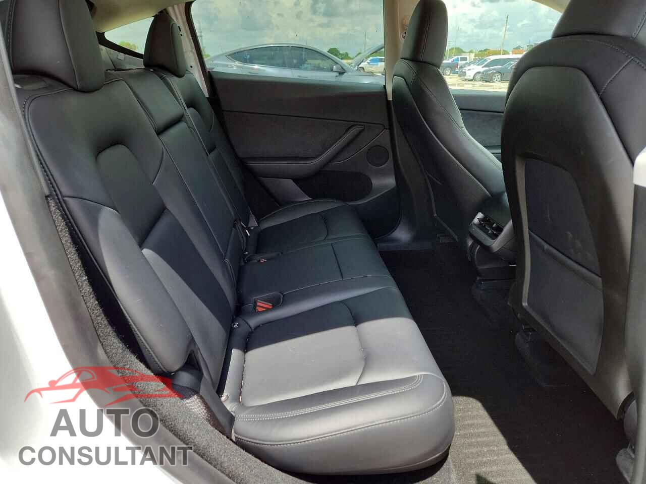 TESLA MODEL Y 2024 - 7SAYGDED7RF149945