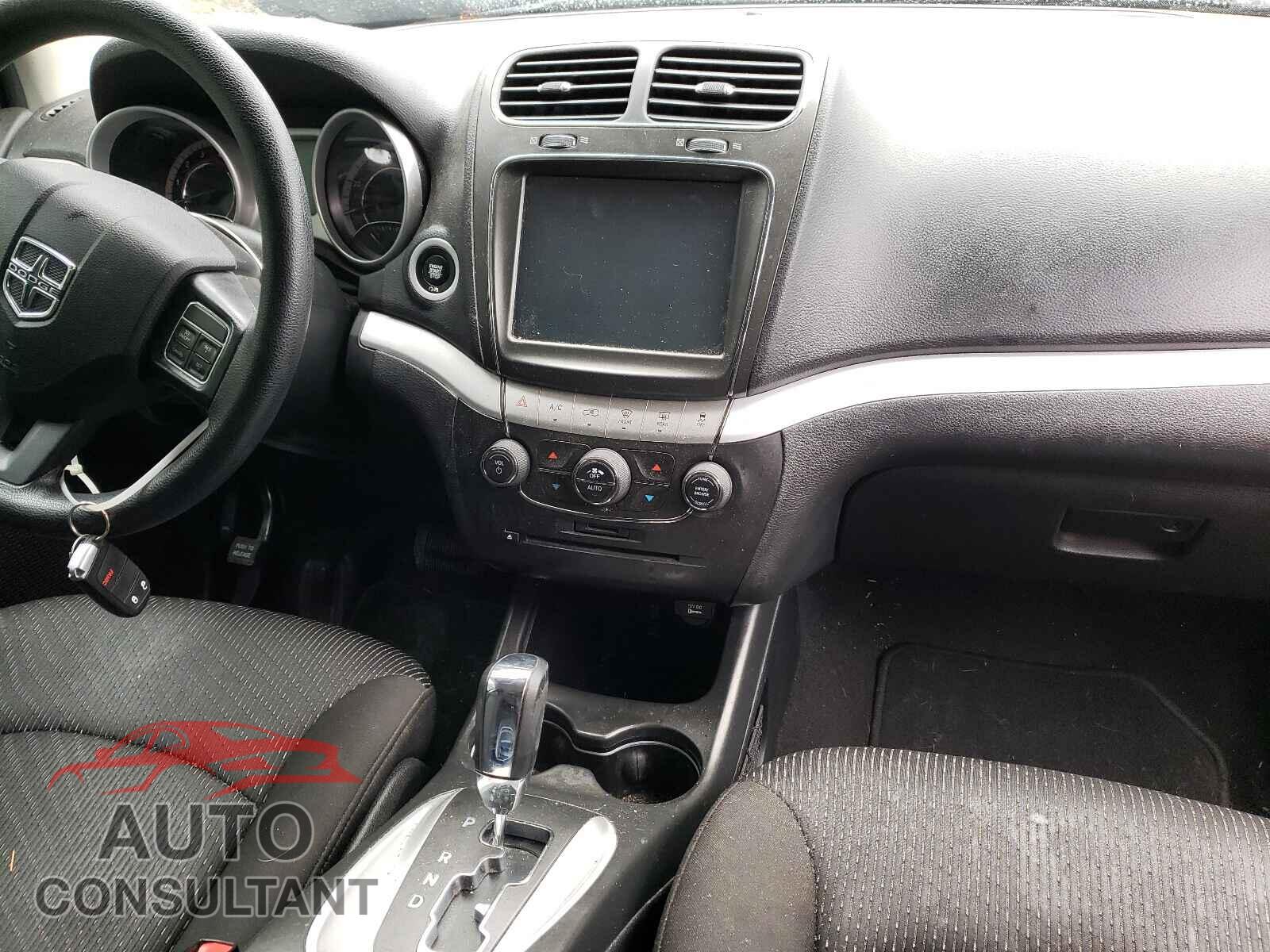 DODGE JOURNEY 2017 - 3C4PDCBB4HT586526